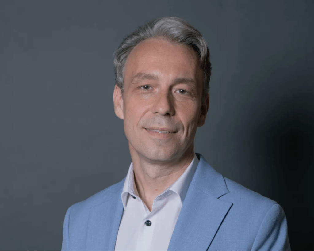 Barry University’s Dr. Bogdan Daraban Featured in Authority Magazine on How AI Can Solve Business&nbsp;Problems